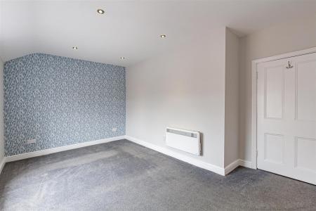 Bedroom 1-2.jpg