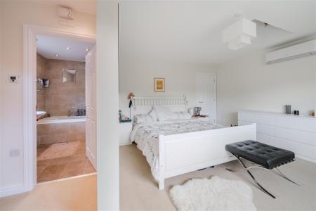 Bedroom4-5.jpg