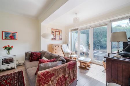 Living Room-2.jpg