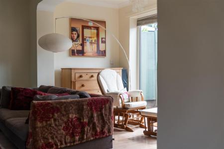 Living Room-7.jpg