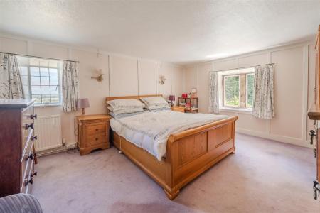 bedroom1.jpg
