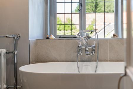 Bathroom-4.jpg