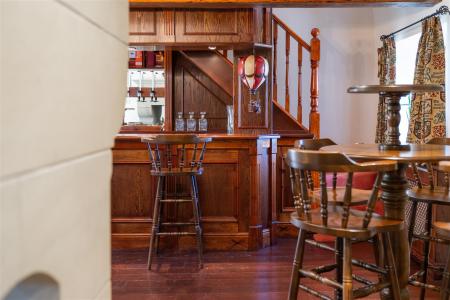 Bar-5.jpg