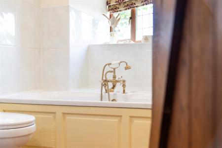 Bathroom2-2.jpg