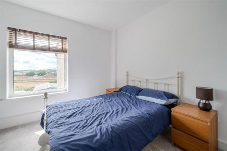 Bedroom2-2.jpg