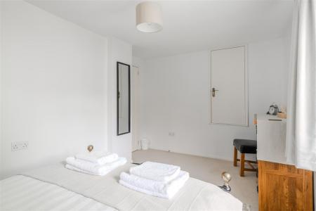 Bedroom1-3.jpg