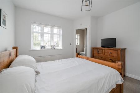 Bedroom4-2.jpg