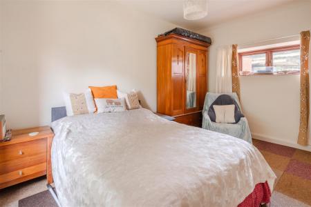 Bedroom2-2.jpg