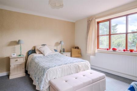 Bedroom1-2.jpg