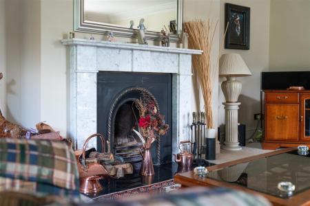 Living Room-7.jpg