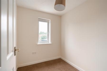 Bedroom 1.jpg