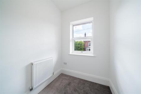 Bedroom 2 : office 1.jpg