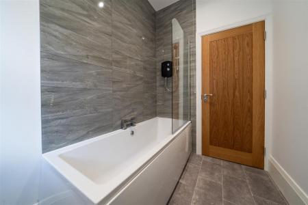 Bathroom-09519.jpg