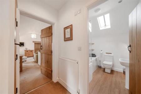 Holiday Let 1-6.jpg