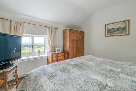 Bedroom1-3.jpg