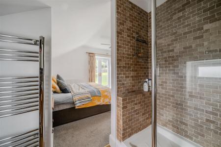 Bedroom3-8.jpg