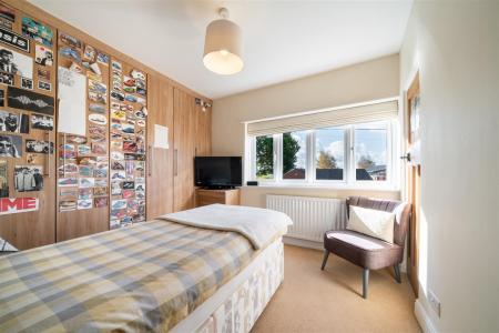 Bedroom 1.jpg