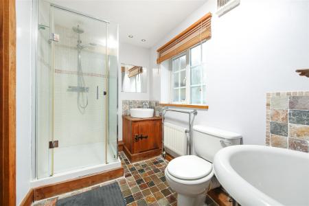 Ensuite2.jpg