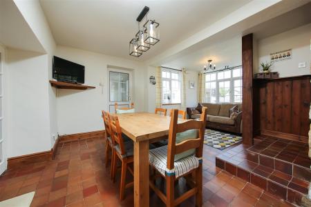 Dining Area3.jpg