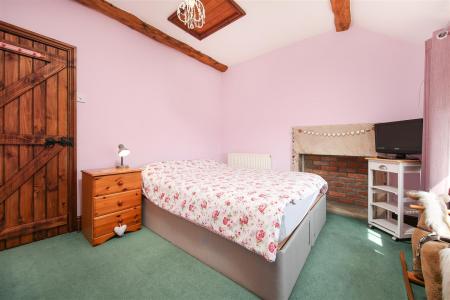 Bed3.jpg