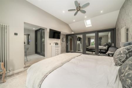 Bedroom1-3.jpg