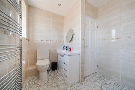 Bathroom-3.jpg