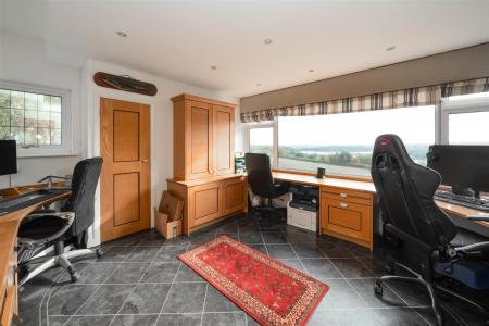 Bedroom3 - Office.jpg