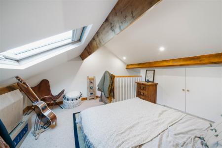 Attic Room-2.jpg