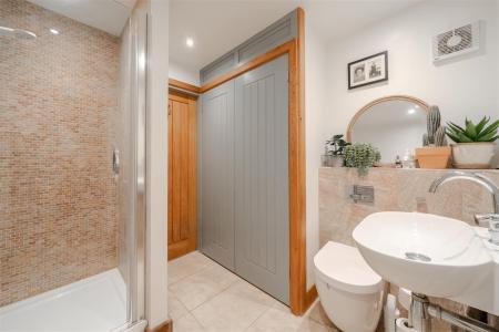 DS Shower Room-2.jpg