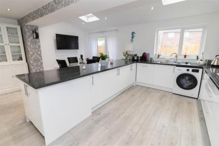 Kitchen Dining room