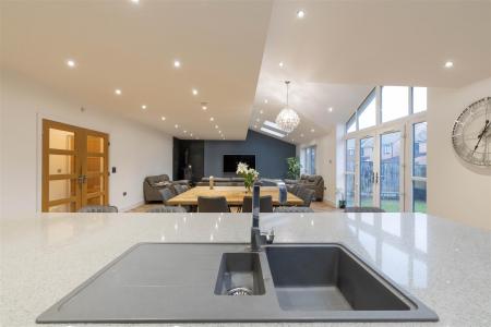 Kitchen Family Room