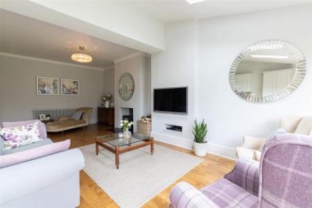 Kitchen Family Room