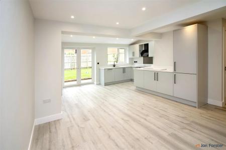 Lounge/Kitchen