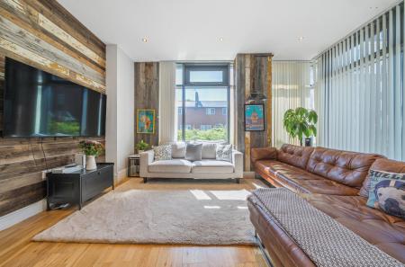 1294729-10-682748...