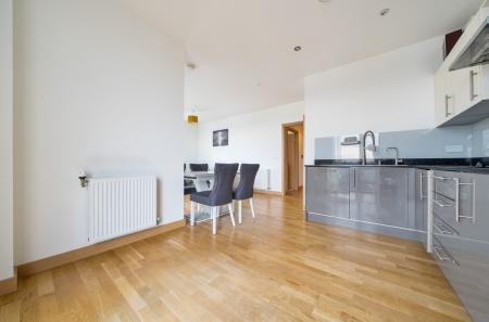 1361700-9-68de9d9...