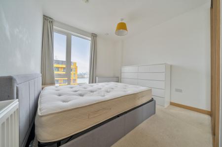 1361700-16-68de9d...