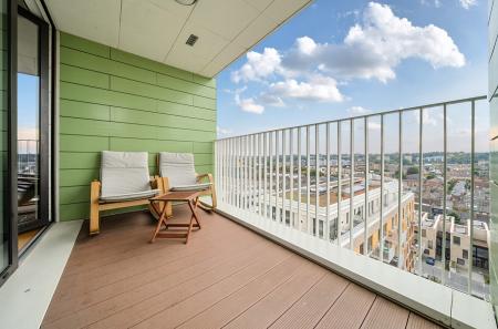 1361700-15-68de9d...