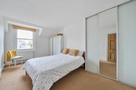 1310745-8-685164a...