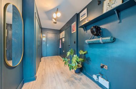 1298390-13-683097...