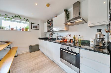 1298390-11-683097...