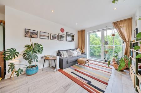 1298390-5-683096d...