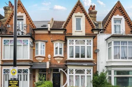 1295731-27-682f3e...