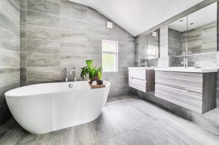 1295731-16-682f3d...