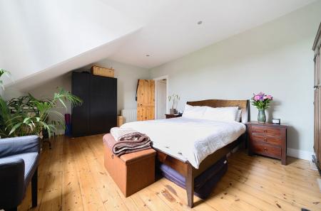 1295731-23-682f3d...