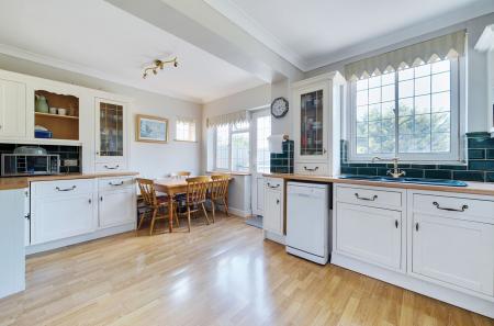 1316581-12-686297...