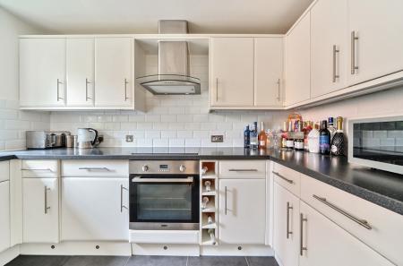 1327000-5-6878d25...