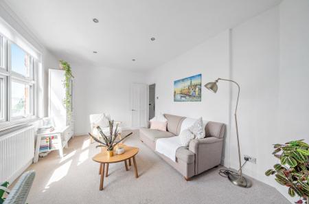 1331399-16-6889f0...