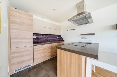 1343945-4-68a4960...