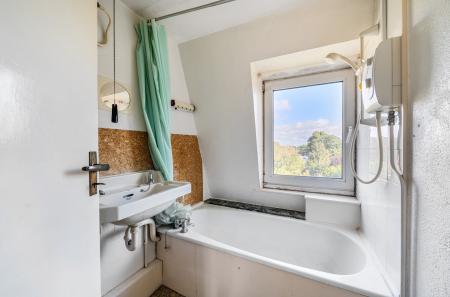 1347146-6-68b6acf...