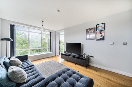 1344315-7-68b1b05...